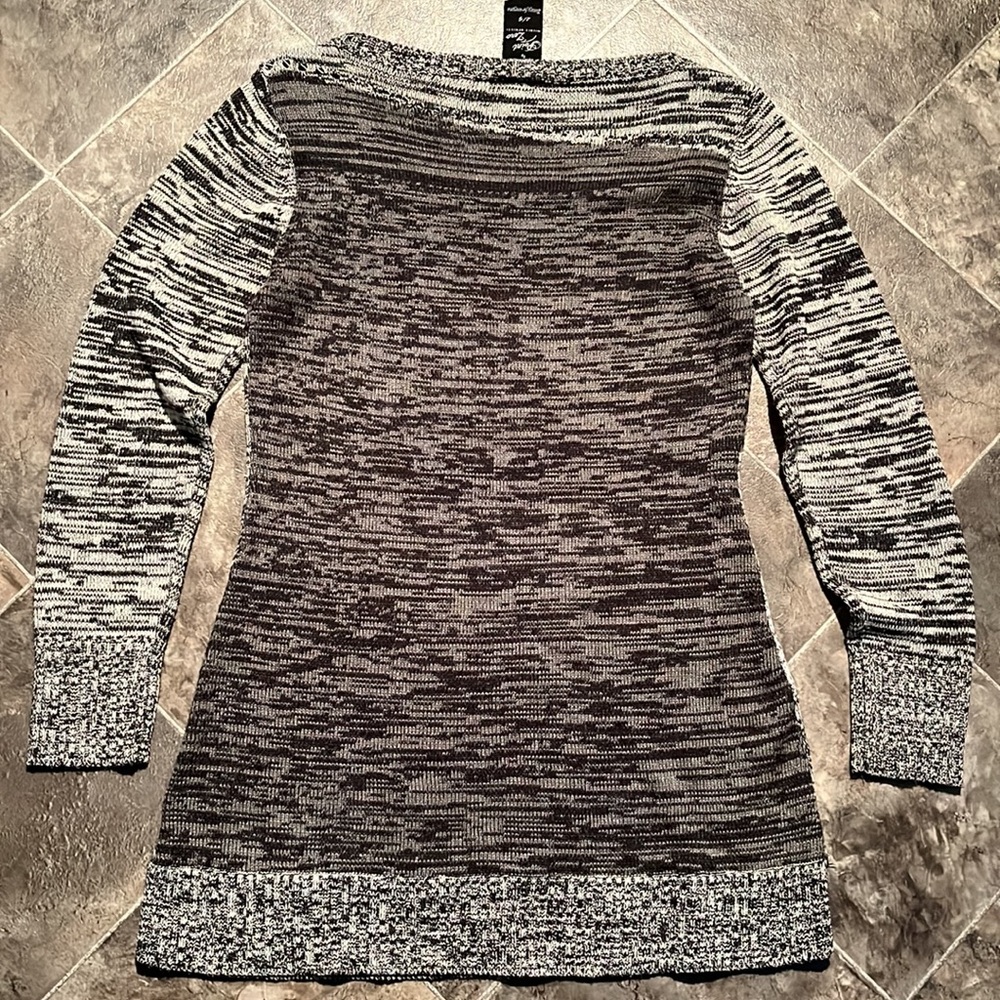 Point Zero Sweater Triangle Heather Pattern - Picture 8 of 8